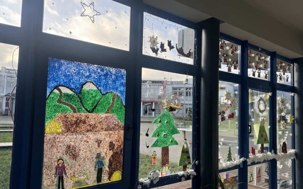 Adventsfenster der Orientierungsstufe